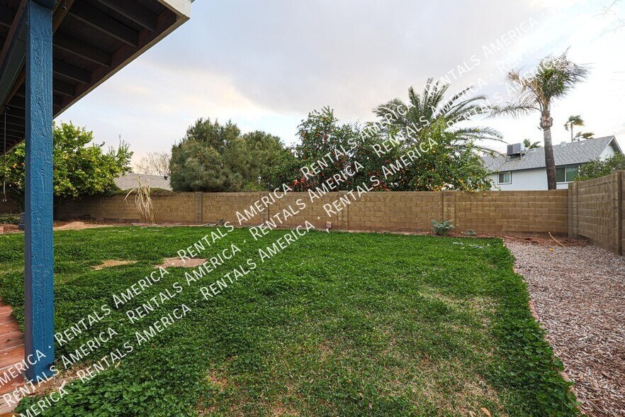 Building Photo - 324 S Rita Ln