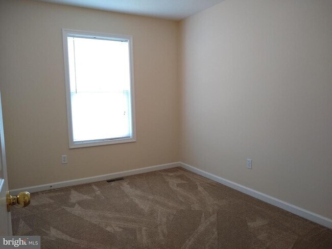 Building Photo - 110 Rawlings Ave