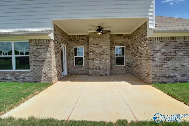 Building Photo - 17212 Stonegate Dr