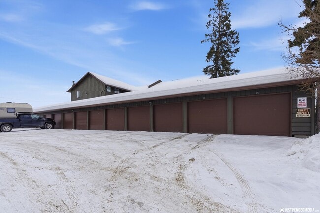 Building Photo - Downtown Living