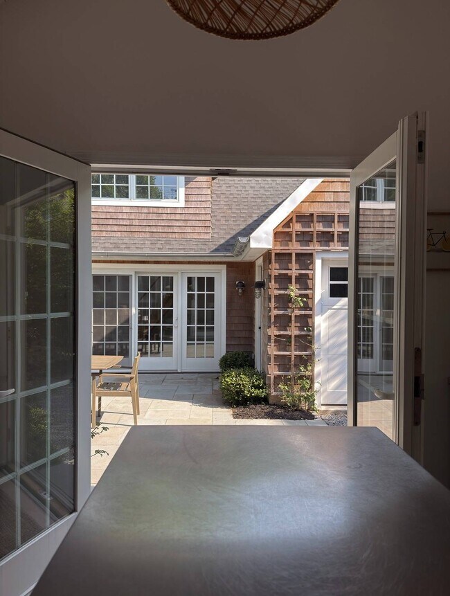 Building Photo - 144 Powell Ave