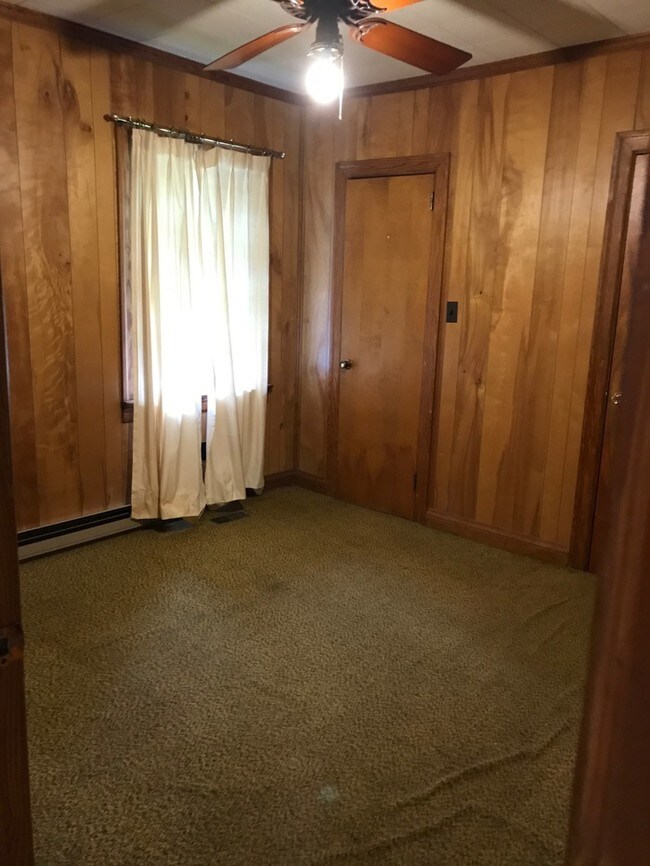 Building Photo - 707 Julian Allsbrook Highway, Weldon