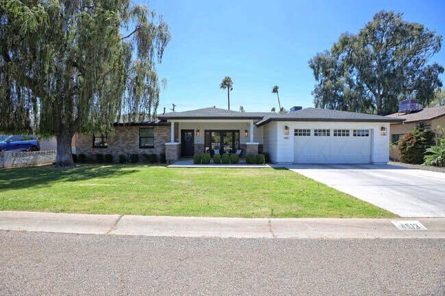 Building Photo - Beautifully furnished Arcadia Lite Rental Home!