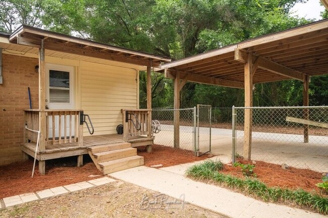Building Photo - 1511 Woodchuck Ave