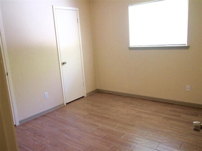 Building Photo - 20729 Marilyn Ln