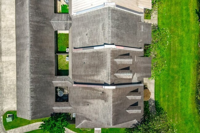 Building Photo - 10600 Lakes Blvd