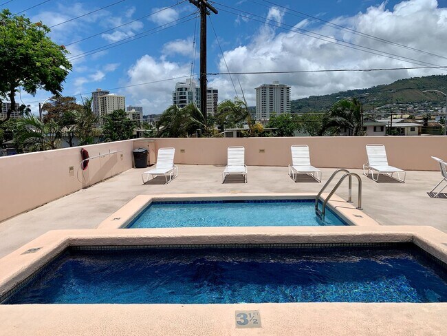 Building Photo - Kapiolani Gardens: Furnished 2 Bed, 1 Bath...