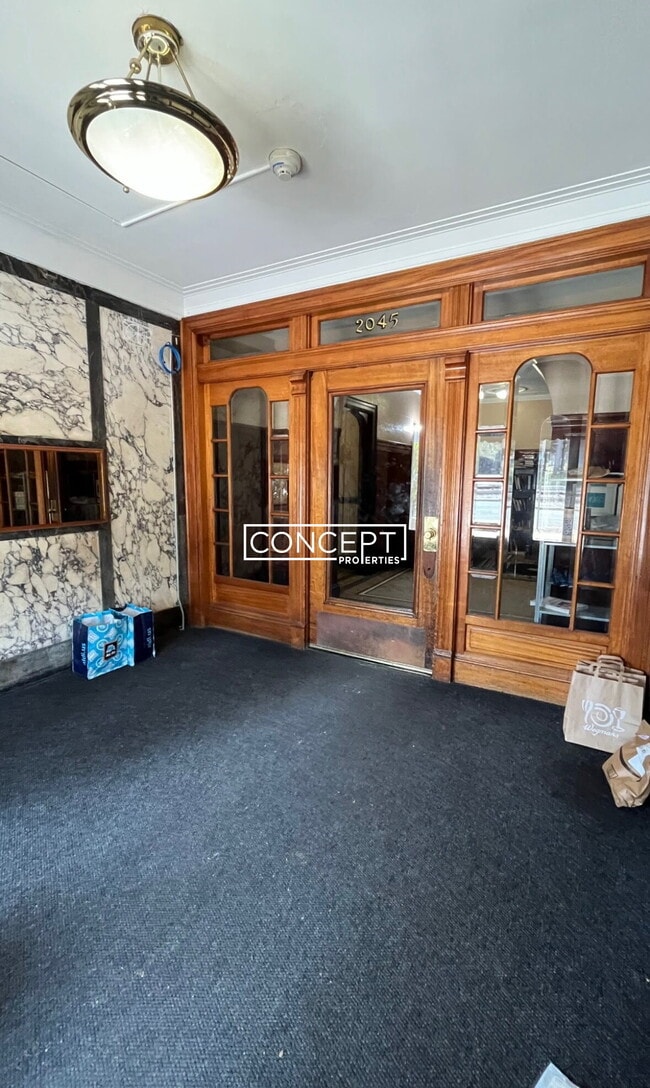 Building Photo - 2045 Commonwealth Ave