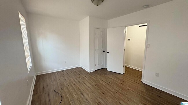 Building Photo - 1310 Steiner Ave SW