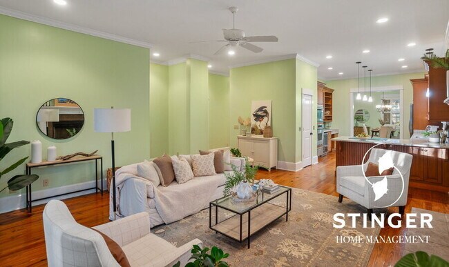 Building Photo - 14 Hayek St