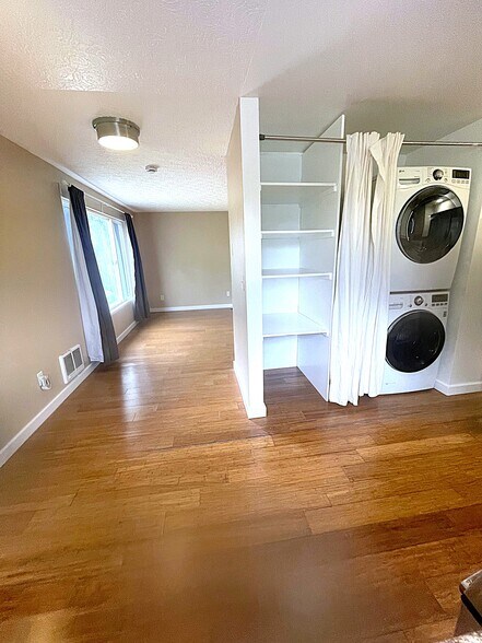 Building Photo - 9473 N Saint Louis Ave