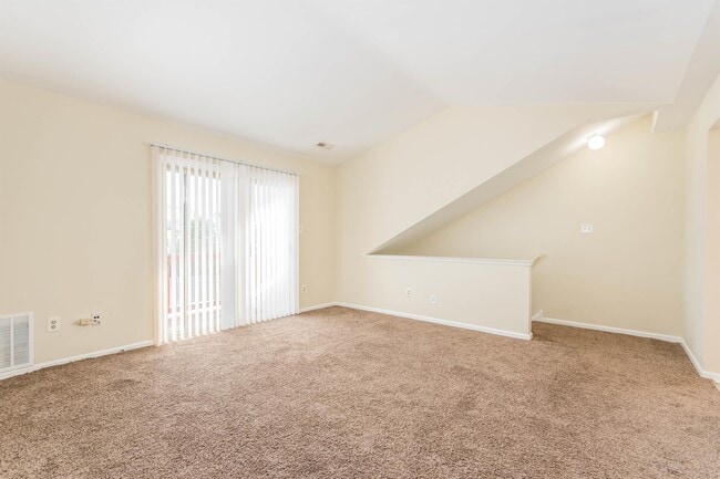 Building Photo - 514 Cascade Ct