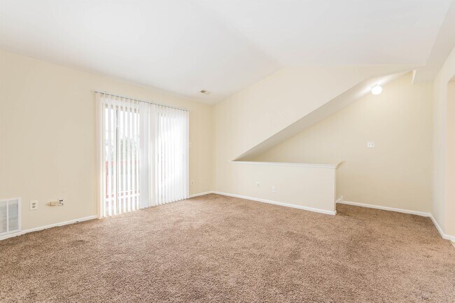 Building Photo - 514 Cascade Ct