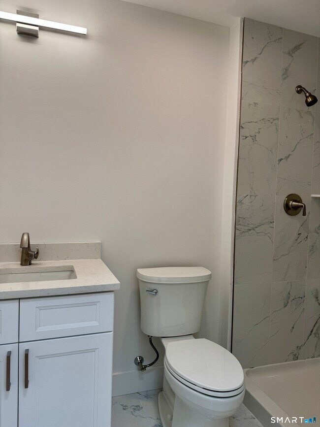 Building Photo - 177 Chestnut St