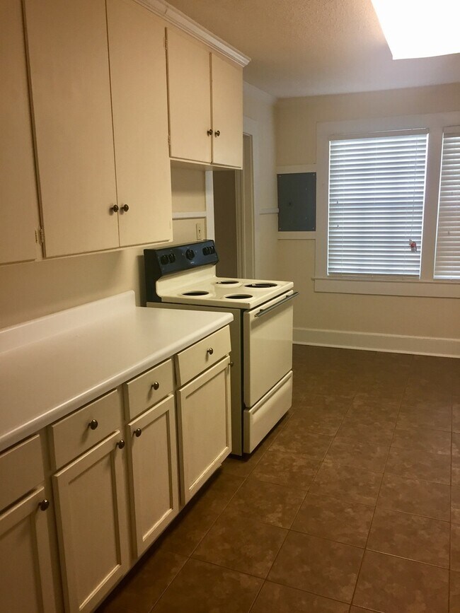 Building Photo - 3 bed 2 bath home - close to Troy University