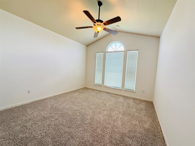 Building Photo - 518 Saffron Ct