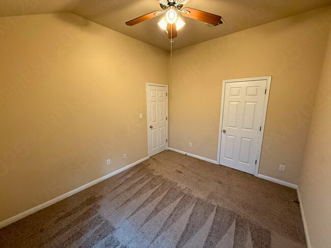 Building Photo - 18434 Rogers Bend