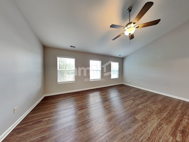 Building Photo - 4003 Saphire Ln