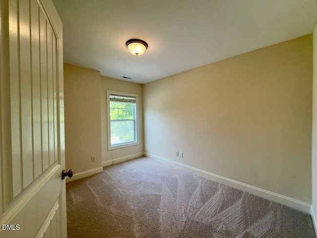 Building Photo - 4008 Vallonia Dr