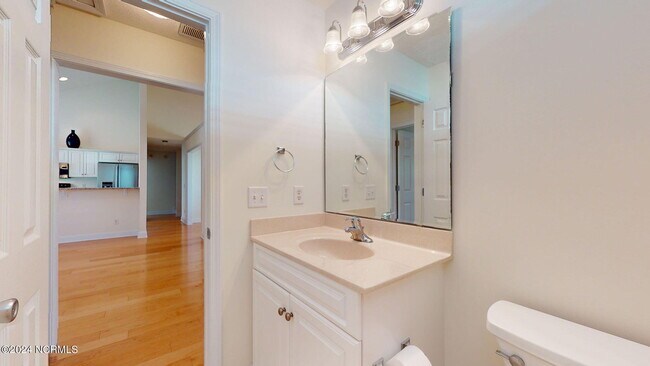 Building Photo - 536 Catamaran Dr