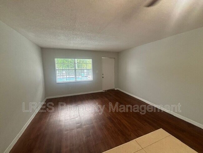 Building Photo - 1031 Columbia Ave