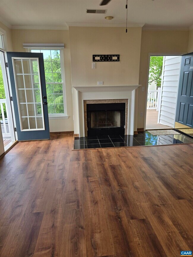 Building Photo - 1055 Weybridge Ct