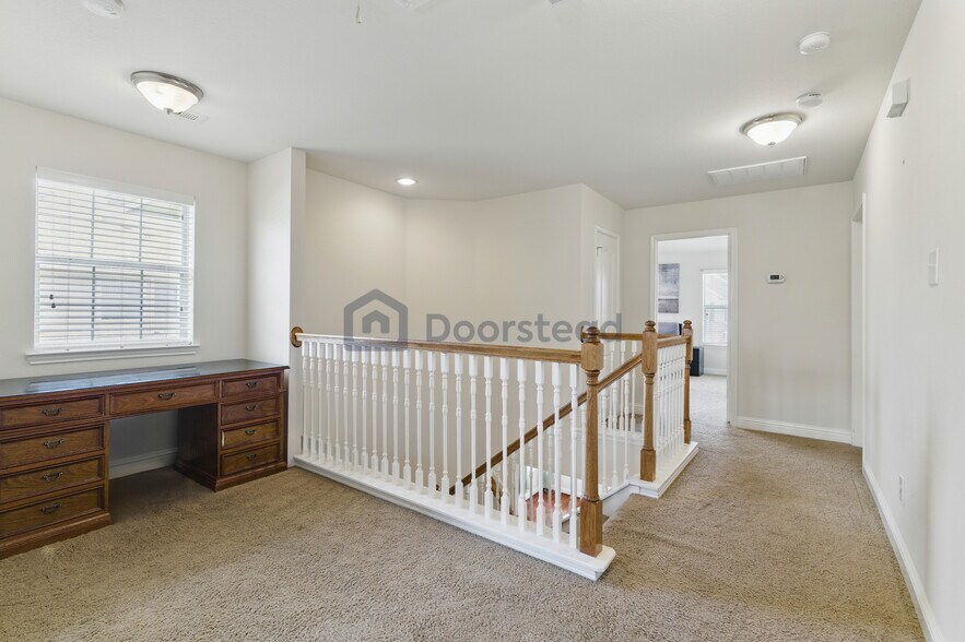 Building Photo - 16030 Summerville Lake Dr