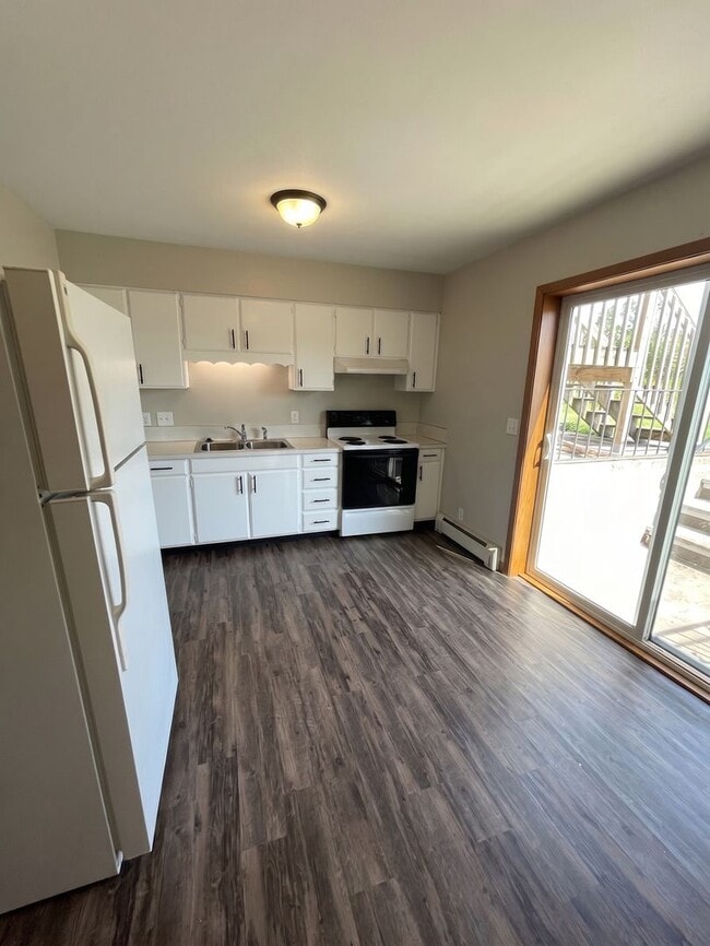 Building Photo - 1344 Meadow Ln