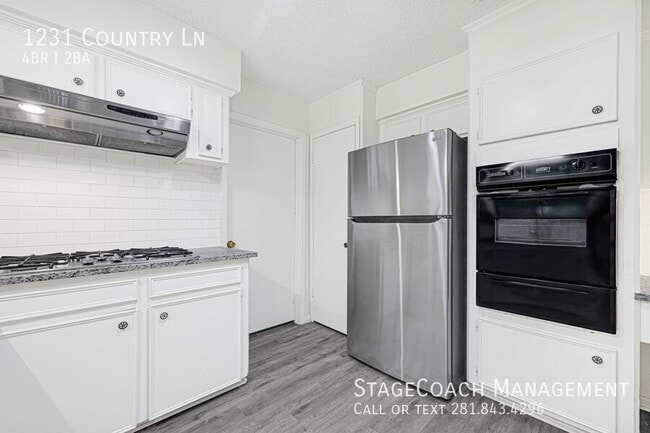 Building Photo - 1231 Country Ln