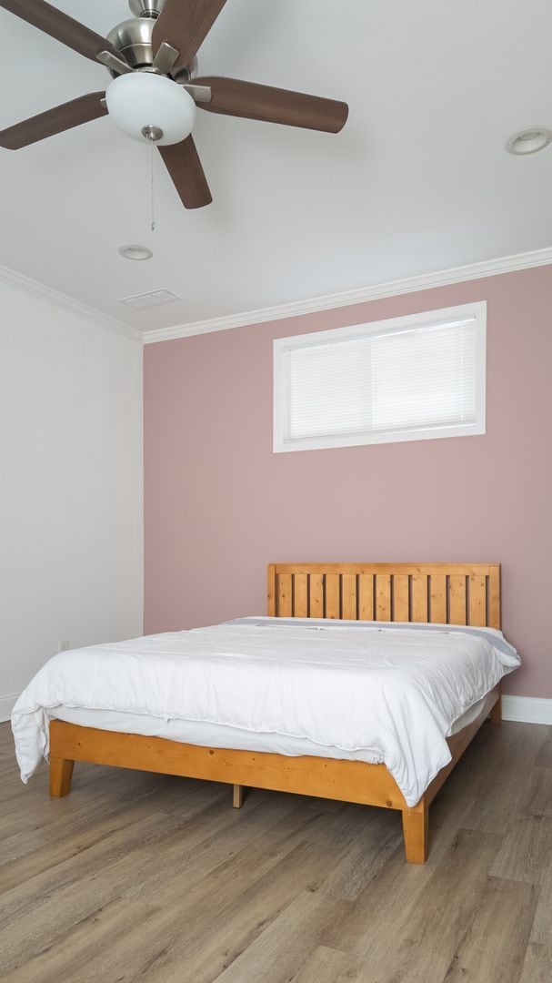 Building Photo - Spacious 4/3.5 w/ Master on Main and Fully...