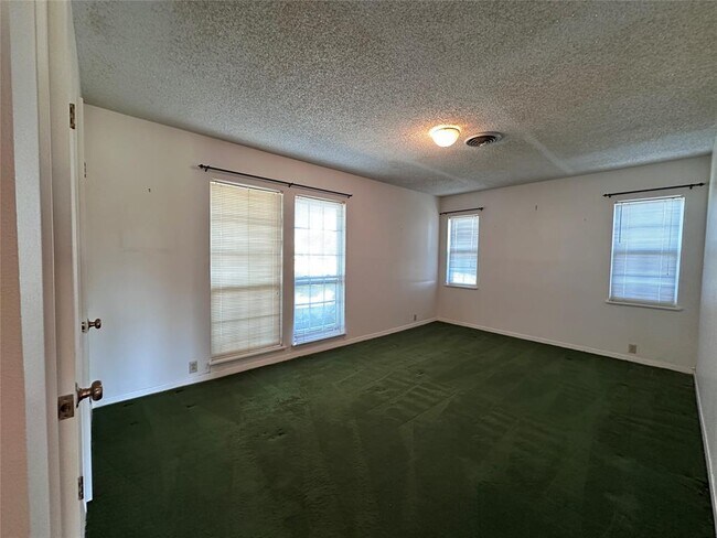 Building Photo - 180 Griesenbeck Ranch Rd