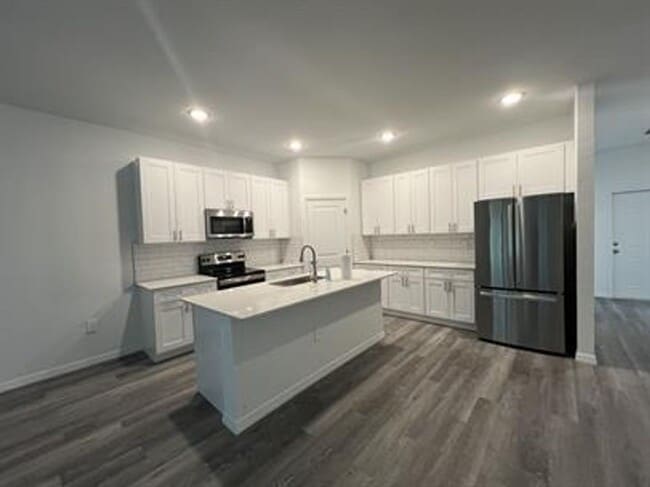 Building Photo - 1151 Oceanic Rd