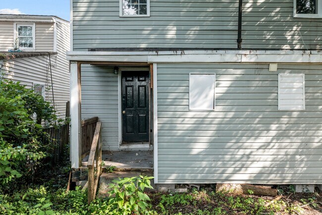 Building Photo - 1222 McKenzie St