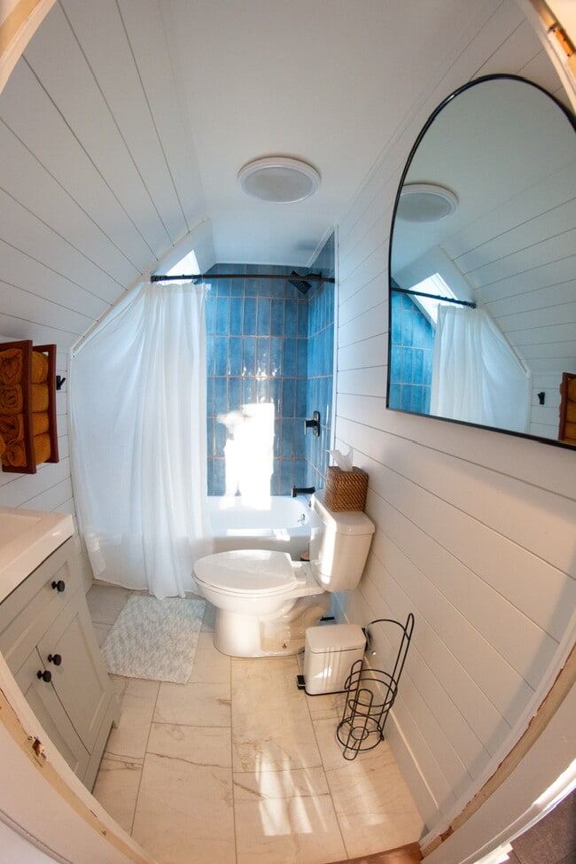 Building Photo - 36 Irving St