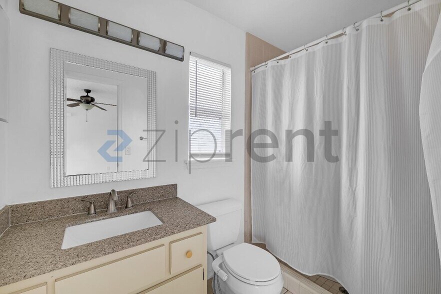 Building Photo - 5131 Kati Lynn Dr