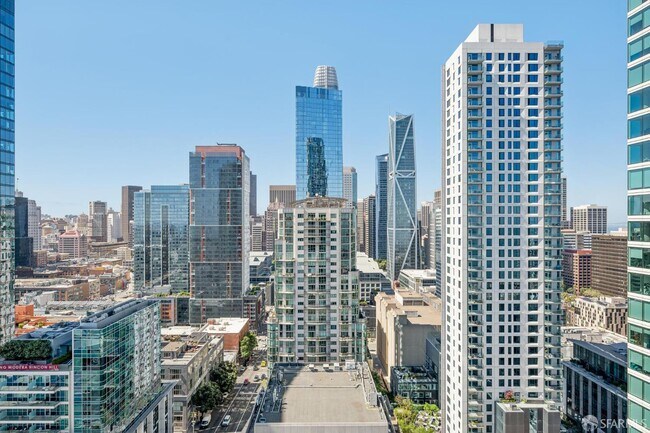 Building Photo - 425 1st St