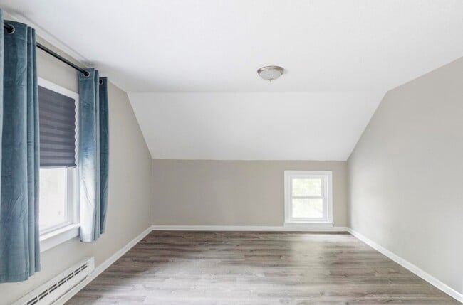 Building Photo - 2565 Pierce St