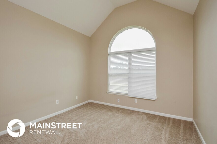 Building Photo - 485 Trousseau Ln