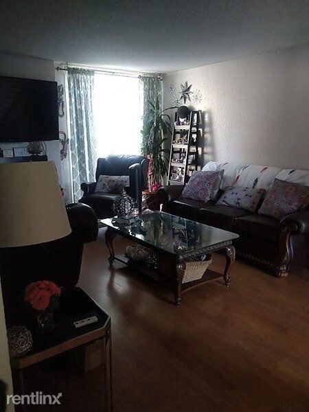 Building Photo - 3 br, 2.5 bath House - 2658 Greenleaf Drive