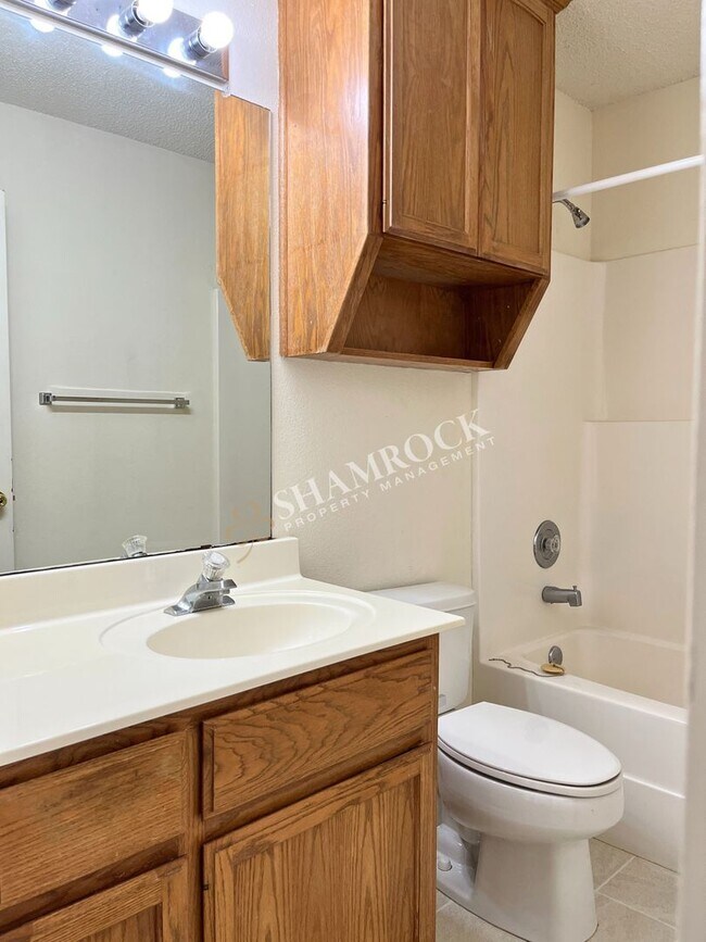 Building Photo - 3/2 Duplex near Hewitt Post Office