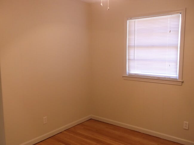 Building Photo - 269 Lillian Dr