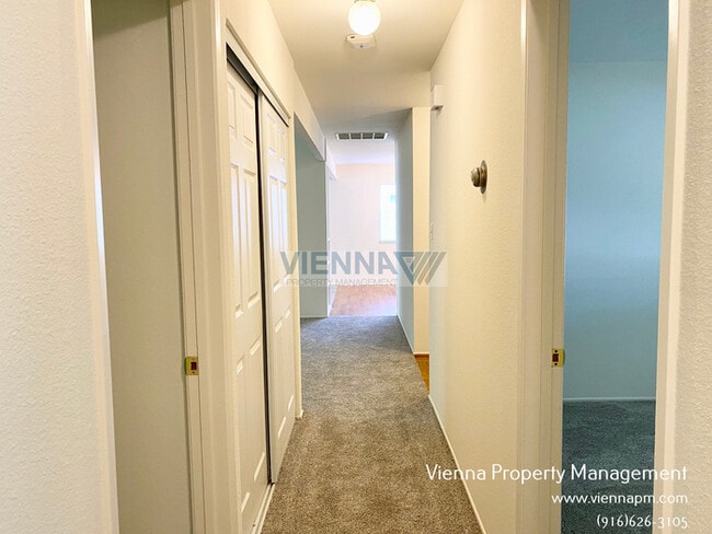 Building Photo - 3309 Huntsman Dr