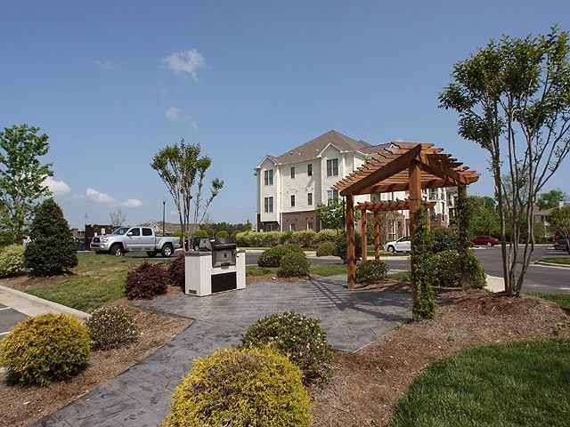 Building Photo - First Floor Condo in Atlantic Place