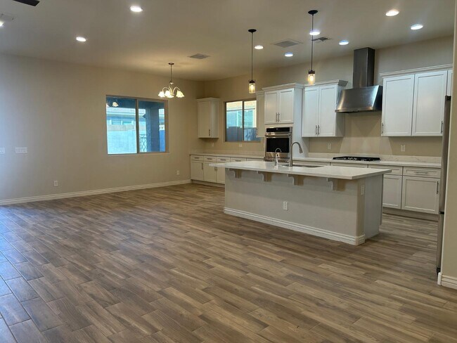 Building Photo - 10274 W Fetlock Trail