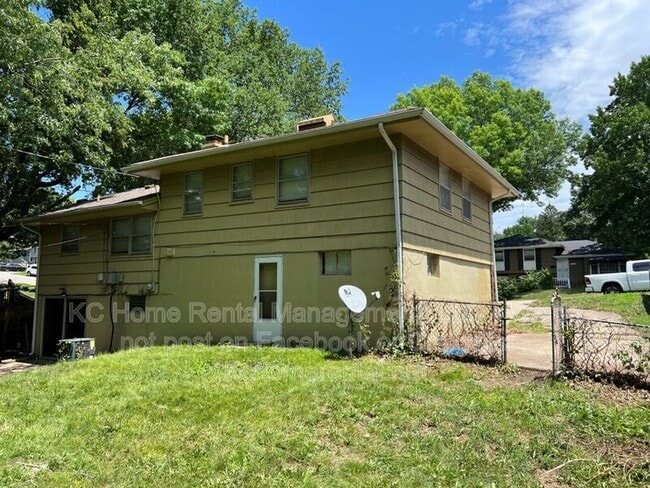 Building Photo - 10210 Fremont Ave