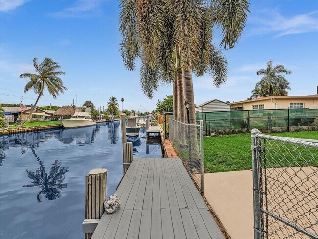 Building Photo - 4500 SW 42nd Terrace