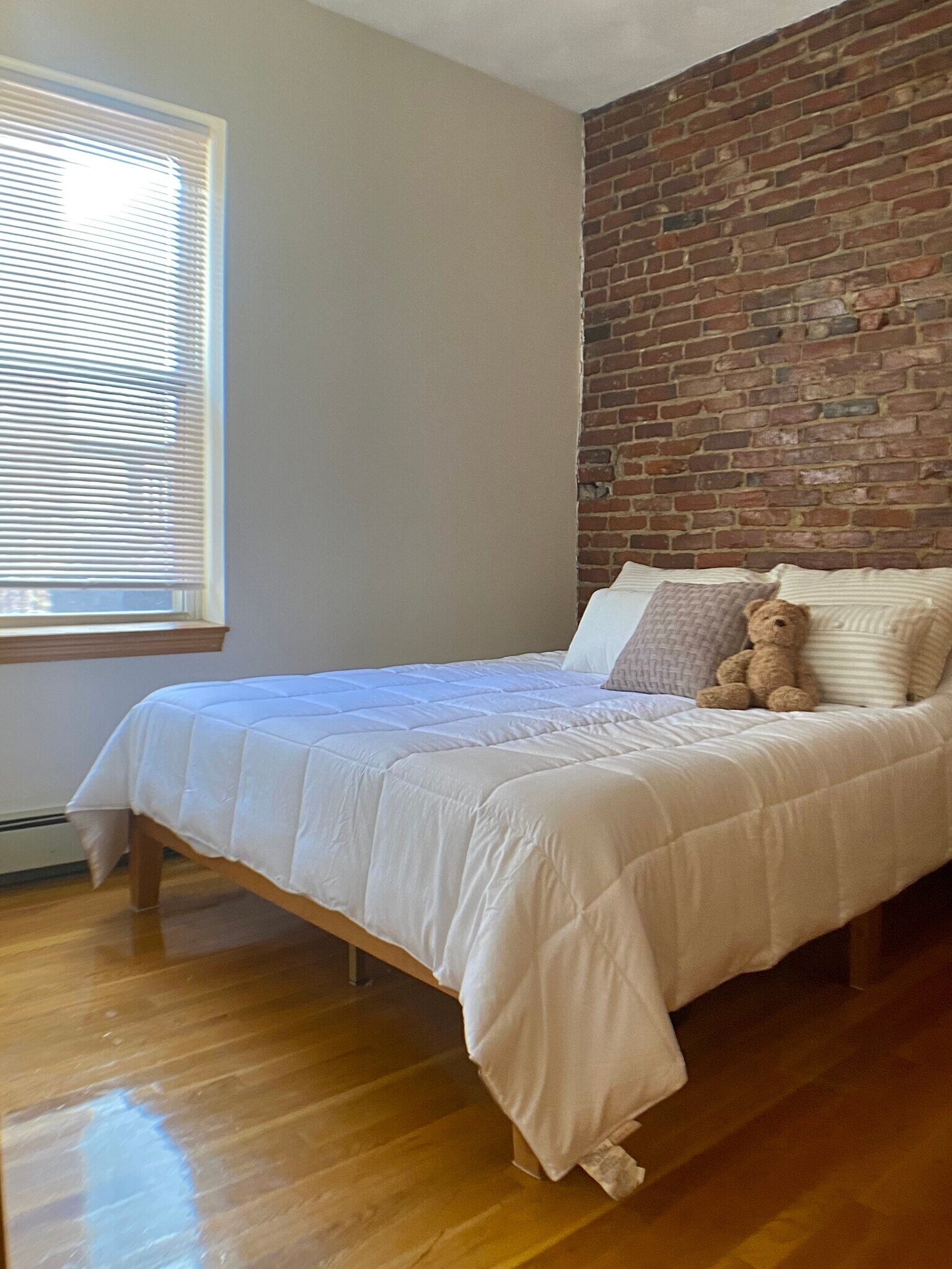 Building Photo - 67 Baldwin St