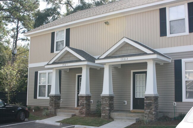 Building Photo - 1520 High Rd