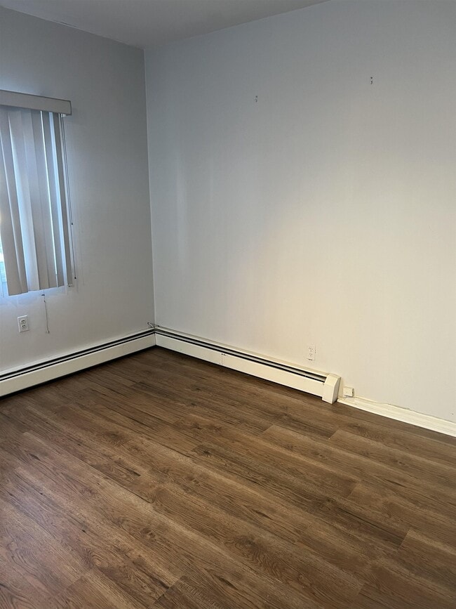 Building Photo - 571 Avenue A