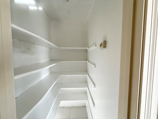 Building Photo - 12023 Sagecliff Dr